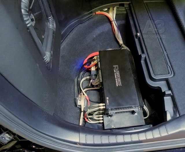 Мультимедийная система в Toyota Alphard