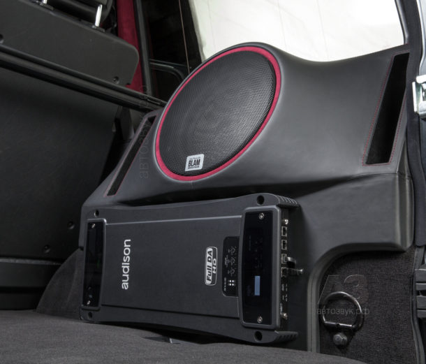 Аудиосистема в Mercedes-Benz G63 AMG