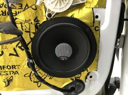 Установка акустики Focal Universal ICU165 в Renault Fluence