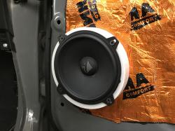 Установка акустики Helix Ci3 W130-S3 в Suzuki Jimny IV