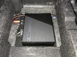 Установка усилителя Eton Mini 300.2 в Geely Tugella