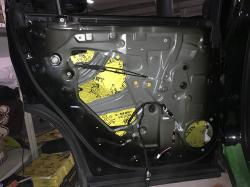 Установка шумоизоляции Comfort Mat Vespa в Toyota Highlander IV U70