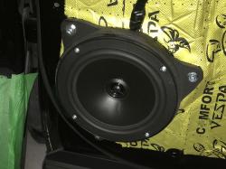 Установка акустики Axton ATX165S в Toyota Highlander IV U70