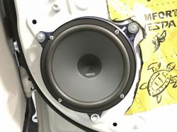 Установка акустики Hertz Uno K 165 в Toyota RAV4.5