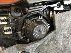 Установка акустики Match UP C42MB-FRT в Mercedes C class (W205)