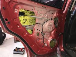 Установка шумоизоляции Comfort Mat Vespa в Changan UNI-S