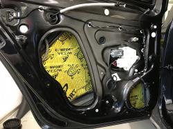 Установка шумоизоляции Comfort Mat Vespa в Skoda Superb II (B6)