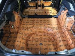 Установка шумоизоляции Comfort Mat Raptor в Skoda Superb II (B6)
