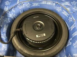 Установка сабвуфера Hellion HAM BASS 15 в Skoda Octavia (A7)