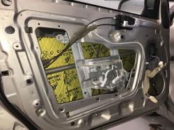 Установка шумоизоляции Comfort Mat Vespa в Mitsubishi Galant