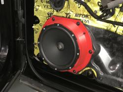 Установка акустики Helix Ci3 W200FM-S3 в Audi Q7 II (4M)
