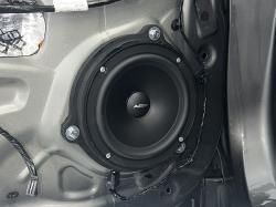 Установка акустики Axton ATC165S в Geely Coolray