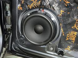 Установка акустики Focal IS VW 180 в Volkswagen Touareg II NF