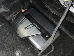 Установка усилителя Hertz DP 4.300 в Changan UNI-S