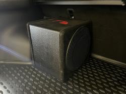 Установка сабвуфера Nakamichi NBS208A в Changan UNI-S