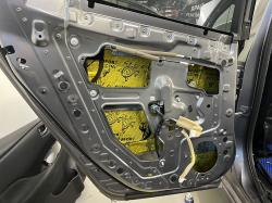 Установка шумоизоляции Comfort Mat Vespa в Nissan Leaf
