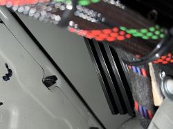 Установка усилителя Hellion HAM8.100DSP в Nissan Leaf