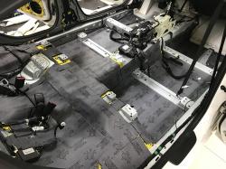 Установка шумоизоляции Comfort Mat Integra в Mazda 6 (III)