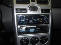 Фотография установки магнитолы Pioneer DEH-4200SD в Lada Priora