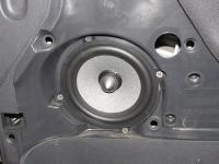 Установка акустики Focal Integration ISS 130 в Renault Megane 2