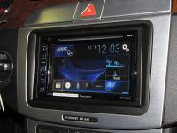 Фотография установки магнитолы Pioneer AVH-X1800DVD в Volkswagen Passat B6