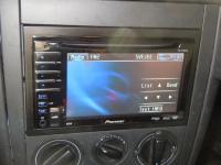 Фотография установки магнитолы Pioneer AVH-P3100DVD в Volkswagen Golf