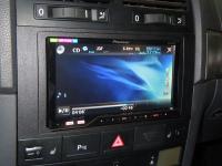 Фотография установки магнитолы Pioneer AVH-P4350DVD в Volkswagen Touareg