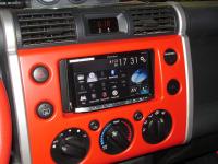 Фотография установки магнитолы Pioneer AVH-X8800BT в Toyota FJ Cruiser