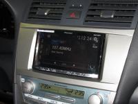 Фотография установки магнитолы Pioneer AVH-X8800BT в Toyota Camry V40