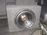 Установка сабвуфера JBL S2-1024 box в Renault Koleos