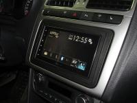 Фотография установки магнитолы Pioneer SPH-DA120 в Volkswagen Polo V