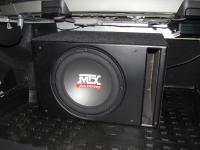 Установка сабвуфера MTX RT12-04 vented box в Mercedes C class (W204)