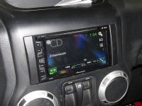 Фотография установки магнитолы Pioneer AVH-290BT в Jeep Wrangler III JK