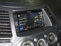 Фотография установки магнитолы Pioneer MVH-AV190 в Mitsubishi Grandis