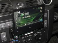 Фотография установки магнитолы Pioneer AVH-X7800BT в Land Rover Defender