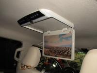 Установка AVEL AVS1550MPP beige в Toyota Land Cruiser 150