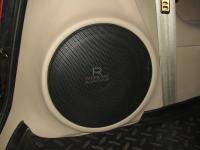 Установка сабвуфера Audio System R 10 в KIA Mohave