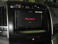 Фотография установки магнитолы Pioneer AVH-Z5000BT в Toyota Land Cruiser 200