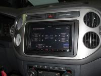 Фотография установки магнитолы Kenwood DMX7017BTS в Volkswagen Tiguan