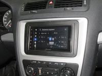 Фотография установки магнитолы Pioneer SPH-DA120 в Skoda Octavia (A5)