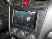 Фотография установки магнитолы Pioneer AVH-Z5000BT в Subaru Forester (SJ)