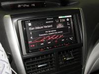 Фотография установки магнитолы Pioneer AVH-Z5000BT в Subaru Forester (SH)