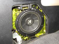 Установка сабвуфера Kicker 44CWCD84 в Toyota Sequoia