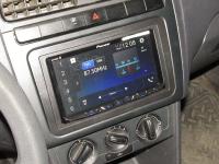 Фотография установки магнитолы Pioneer AVH-Z5100BT в Volkswagen Polo V