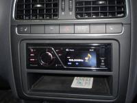 Фотография установки магнитолы Pioneer DVH-730AV в Volkswagen Polo V