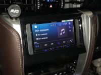 Фотография установки магнитолы Pioneer AVH-Z5000BT в Toyota Fortuner II