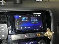 Фотография установки магнитолы Pioneer AVH-Z5100BT в Mitsubishi Outlander III