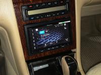 Фотография установки магнитолы Pioneer AVH-Z9100BT в Mercedes E class (W210)