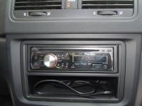 Фотография установки магнитолы Pioneer DVH-3200UB в Skoda Yeti