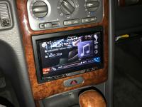 Фотография установки магнитолы Pioneer AVH-X5800BT в Volvo S70